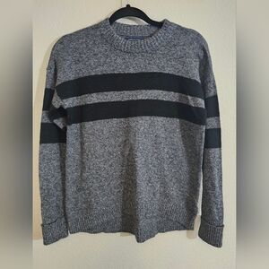 American Eagle Outfitters Gray and Black Crewneck Sweater